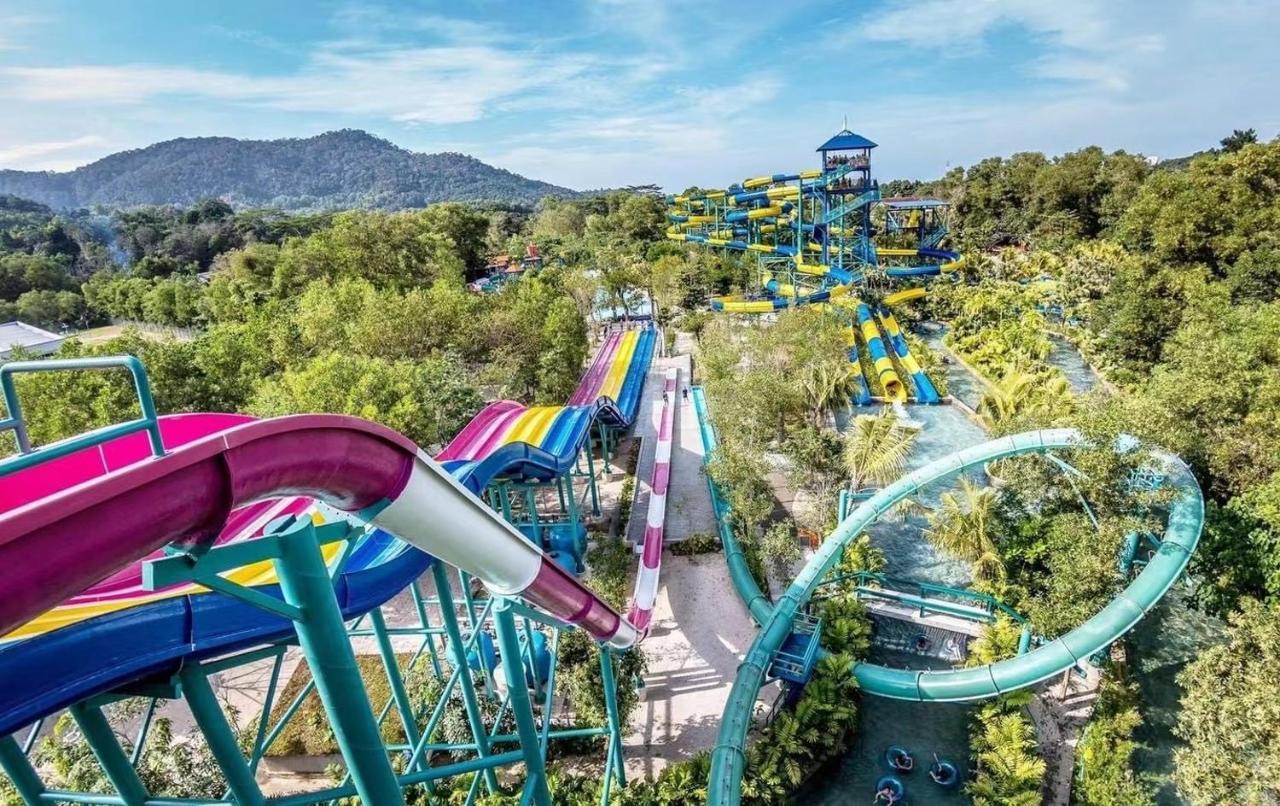 バツーフェリンギビーチ Batuferringhi Children Waterslid Paradise 3Mins To The Beachヴィラ エクステリア 写真